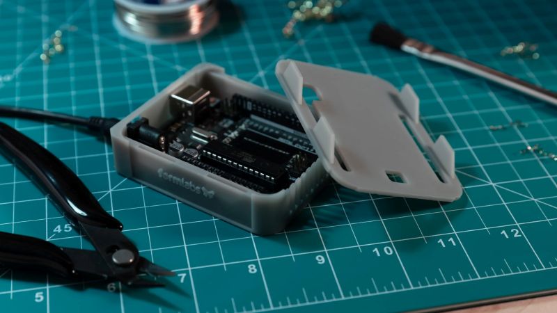 Form Studio 1で造形したArduinoケース